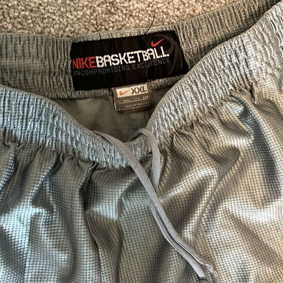 Nike 2 pocket Silver lined Long 9 1/2” basketball athletic gym workout shorts 2X - Picture 4 of 5